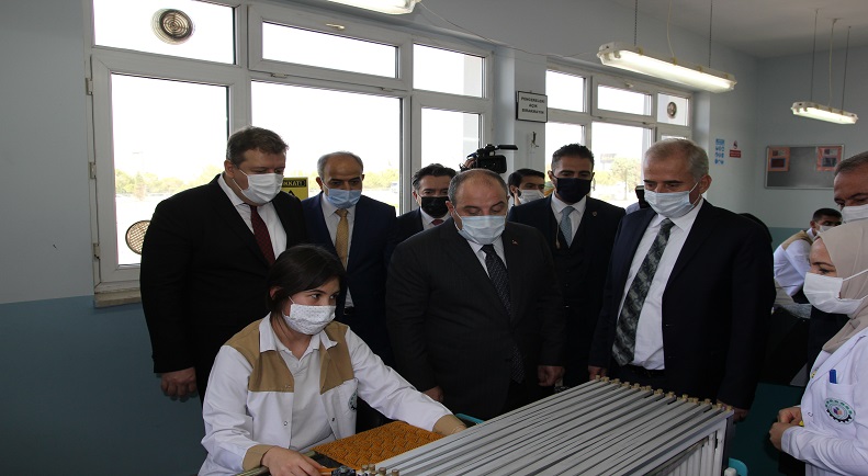 Sanayi ve Teknoloji Bakanı Sayın Mustafa VARANK Okulumuzu Ziyaret Etti
